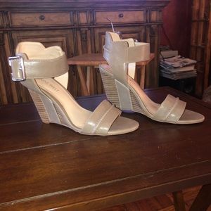 NINE WEST Nude grey wedge strap heels